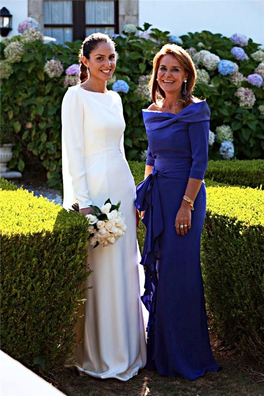vakarinė suknelė oficialioms vestuvėms, nuotakos motinos suknelė karališkos mėlynos spalvos su priderinta juosmens ir bardoto iškirpte bei asimetrišku apvadu