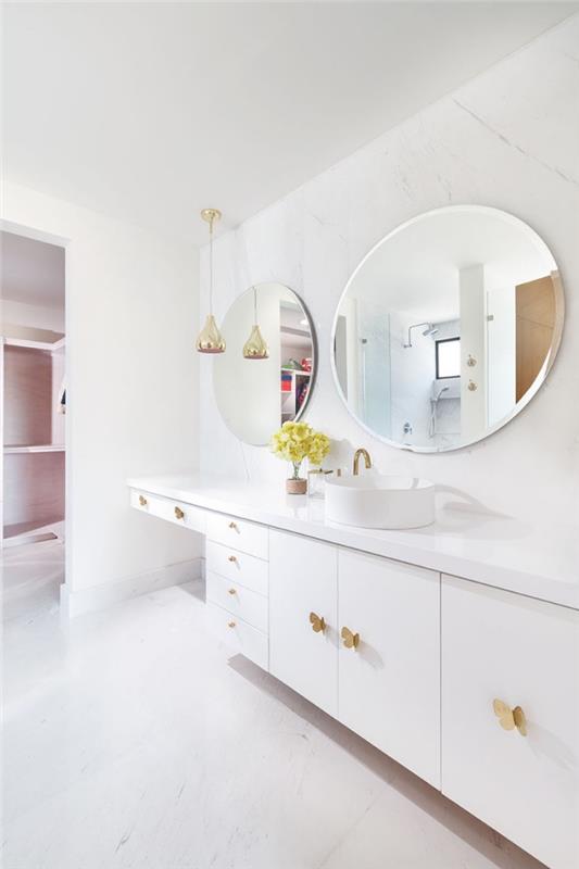 Modern trend banyo karosu seçimi, mermer taklidi duvar ve zemin kaplaması, beyaz lavabo dolabı