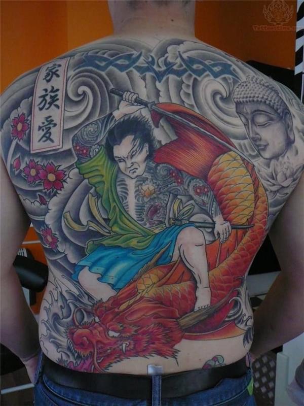 kinų drakono tatuiruotė ant nugaros yakuza irezumi