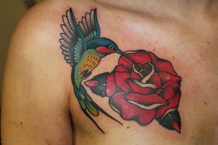 Moteriškos tatuiruotės modelis, originali rožių tatuiruotė, gėlių tatuiruotė po raktikauliu