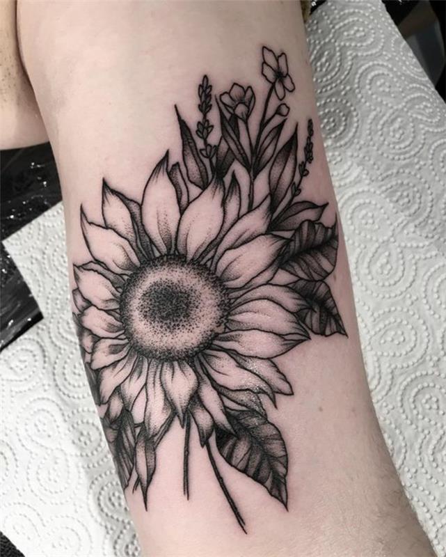 modelis tatuiruotė moteris, saulėgrąžų juodas rašalas, lygumos gėlės juodos spalvos