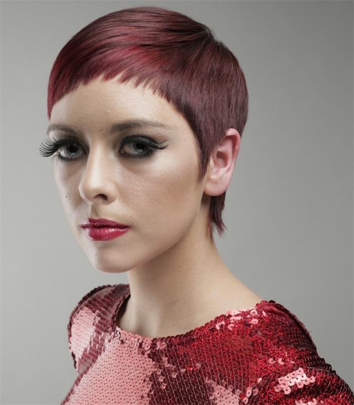 saç kesimi kadın çok kısa kırmızı renk kordonlar saç modeli vitage retro
