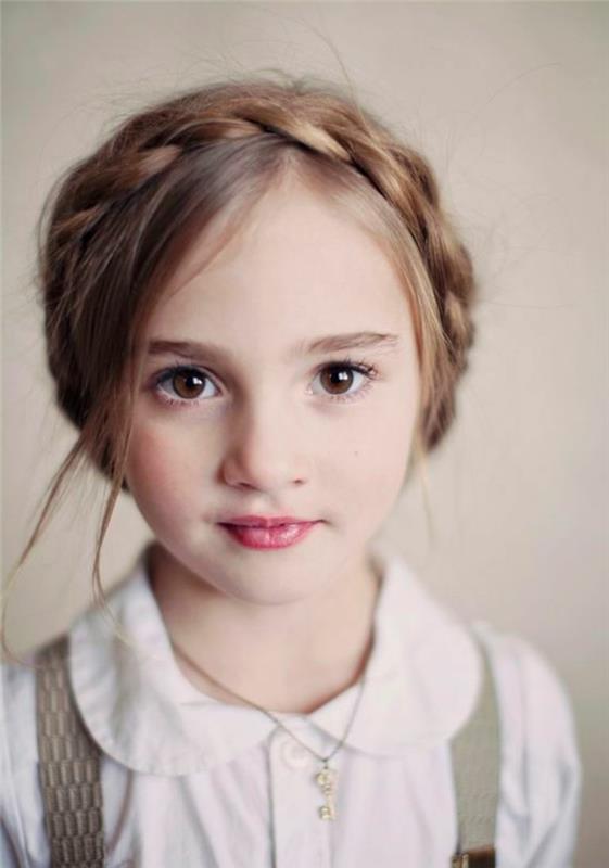 pynė-modelis-labai elegantiška-karūna-pynė-efektas-išsibarstė