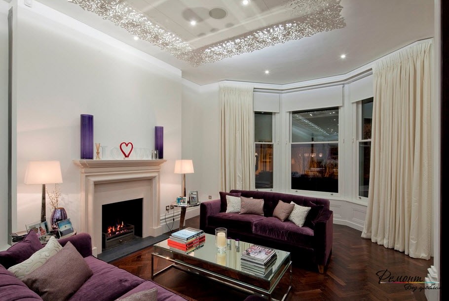 紫色の家具