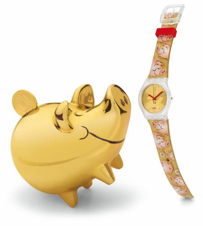 swatch-watch-little-pig-caisse-d'epargne-spremenjena velikost