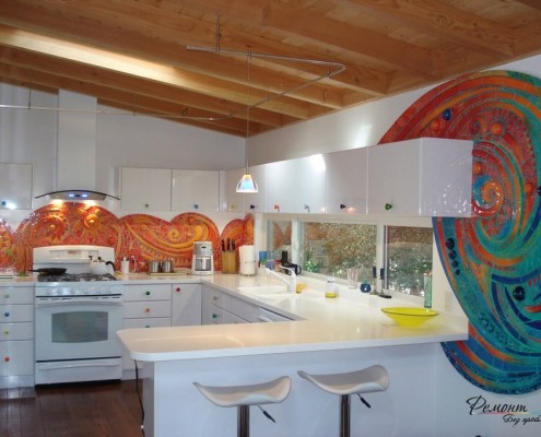 Mosaico colorido na cozinha