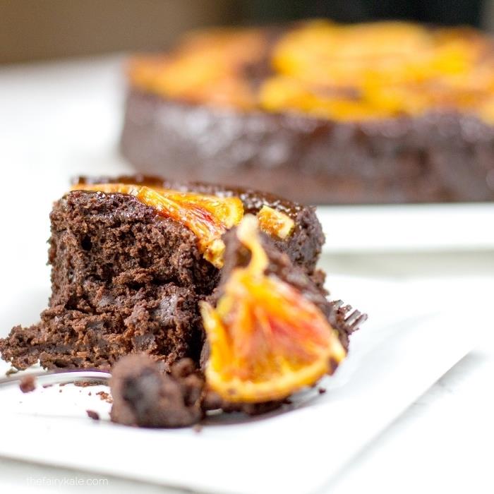 kolay ve hızlı çikolatalı ve portakallı tatlı, yumurtasız çikolatalı kek nasıl yapılır, yumurtasız lezzetli kek