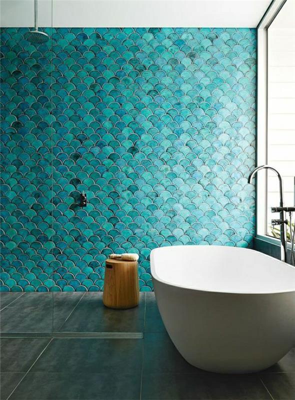 stenske barve-turkizne-kopalnice-keramične ploščice-bela-kad-sivo-keramična tla