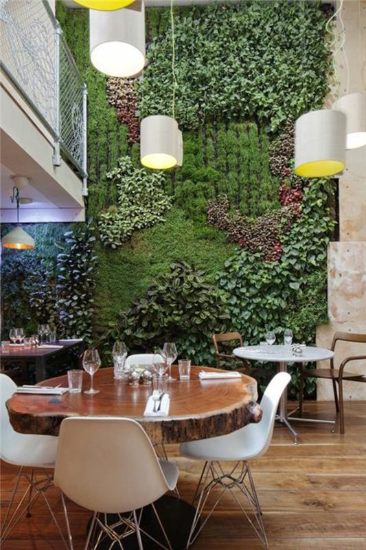 stena-v-rastlinskem-mahu-notranjost-eko-odgovorna-restavracija-eko
