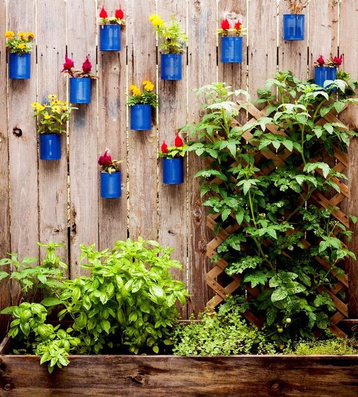 recikliranje pločevinke za izdelavo sadilnika, preproste cvetlične stene rastlin, zamisel, kako obleči zunanjo steno