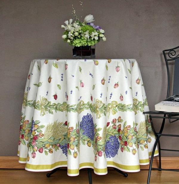 spalvinga staltiesė-apskritas stalas-staltiesė-apvalios gėlės-stalo apdaila
