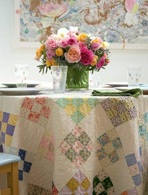 staltiesės spalvos-gėlės-stalo apdaila-audinys-staltiesė
