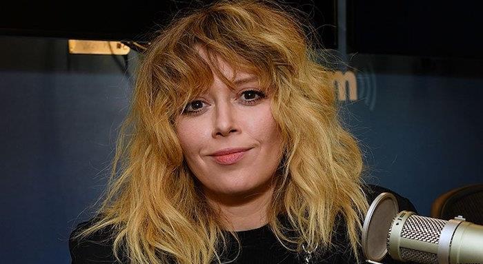 photo Natasha Lyonne v vlogi nadije v uspešnici Netflixove serije Ruska punčka Ruska punčka