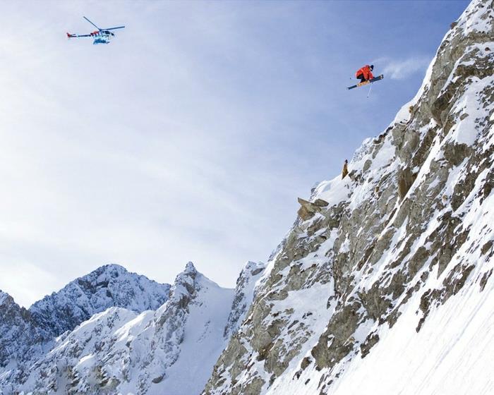 kar-pirenleri-gerçek-doğa-güzelliği-kış-görüntüsü-kayakla atlama