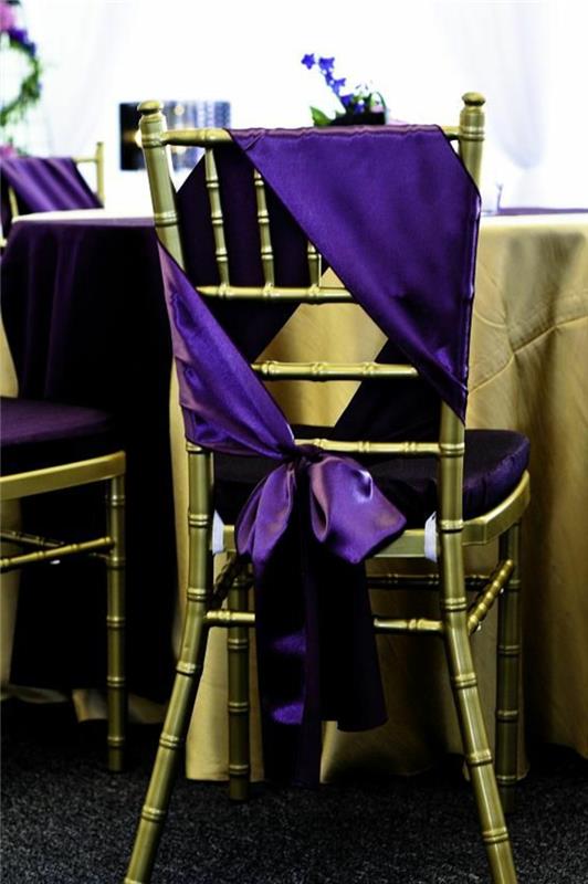 vijolični-stol-lok-na-lepem-zlati-stol