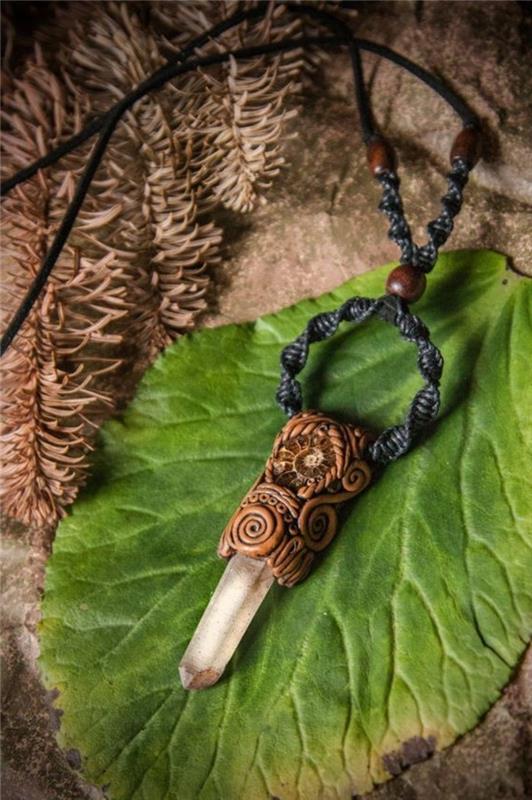 tehnični makrame, etnična ogrlica s kristalom, diy makrame projekt