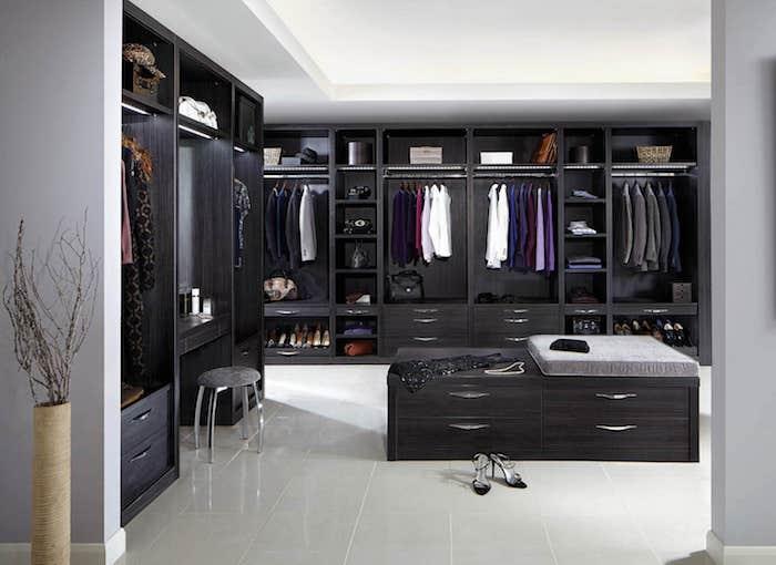 Garderobna omara za spalnico omara za shranjevanje naredi prostor za njegov otok oblačil v sodobni garderobi
