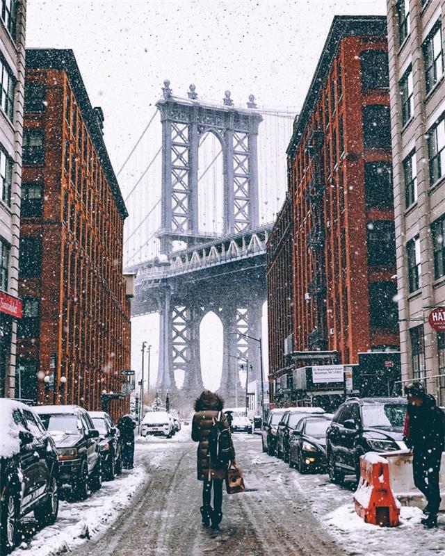 Zima na Brooklynskem mostu, lepa pokrajina New Yorka, čudovita mestna pokrajina, motivacija za potovanje