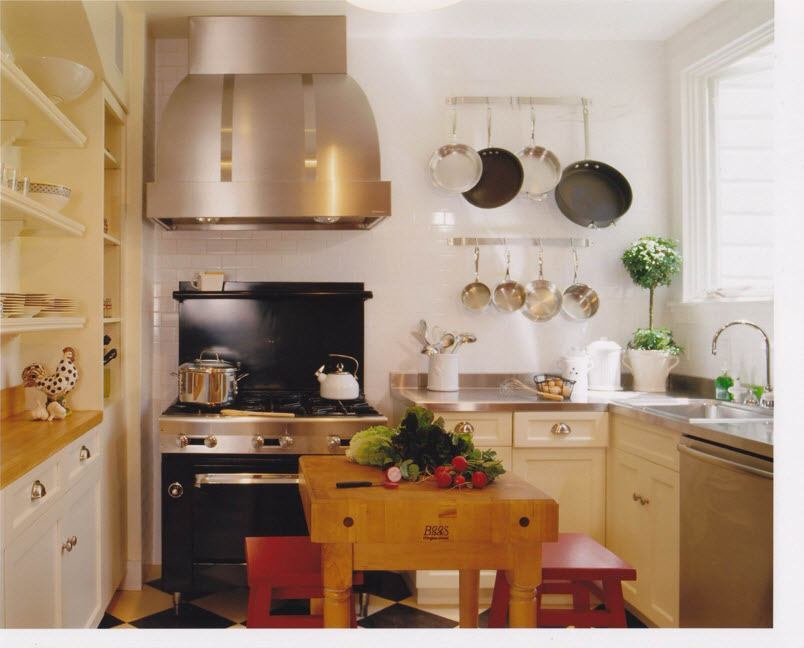 Interno della piccola cucina