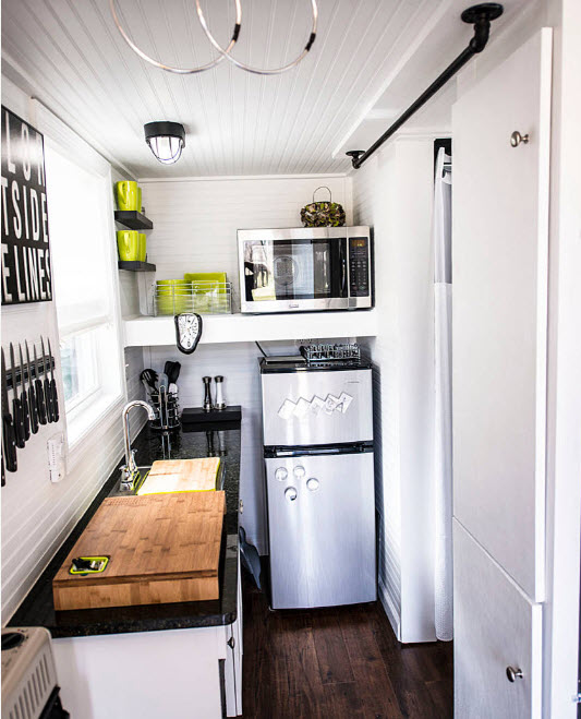 Interior de cocina muy pequeño