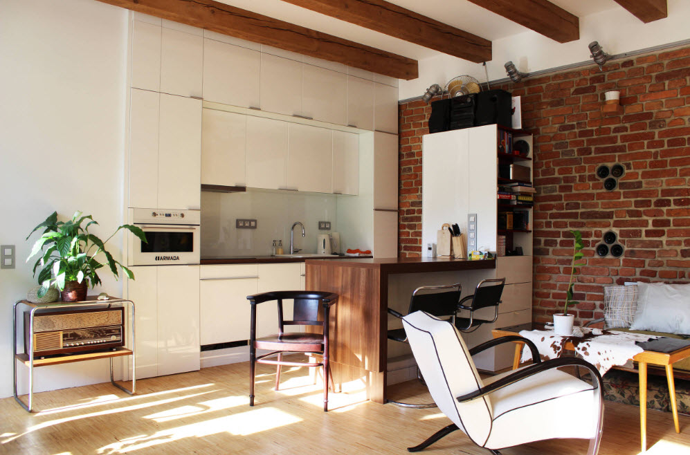 Cocina y sala de estar estilo loft