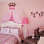 Quarto rosa para foto de uma garotinha