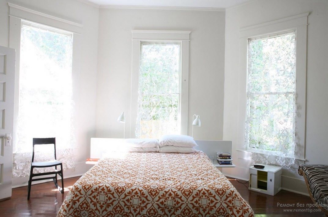 Camera da letto sotto il sole