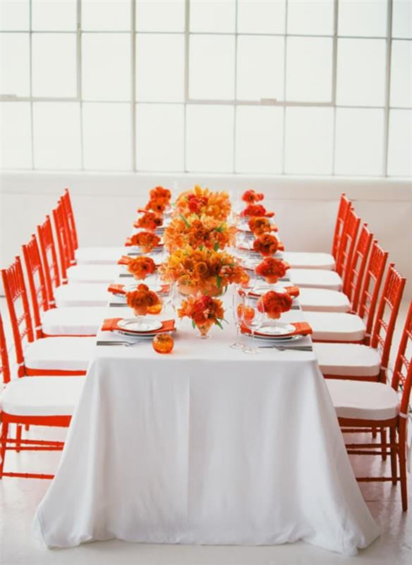 oranžno-cvetlični-poročna-dekoracija