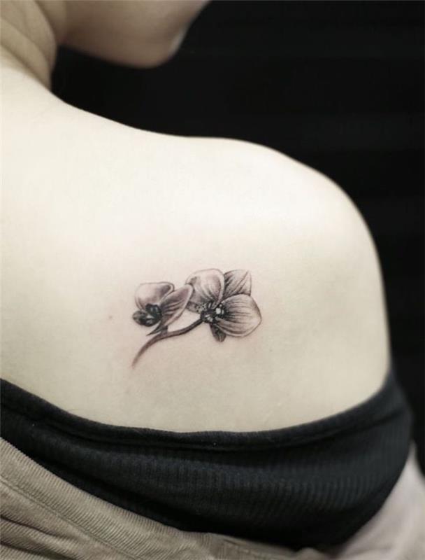 Mažos juodos orchidėjos gėlių pečių tatuiruotės dizainas