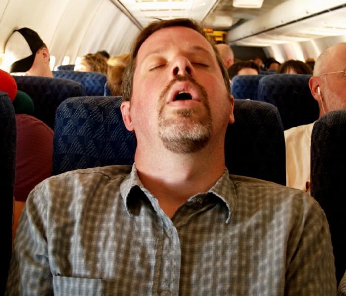 pagalvė-lėktuvas-kelionė-pagalvės-kaklo pagalvė