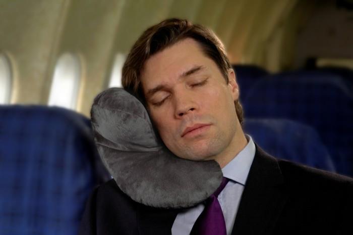 ergonomiška-kelioninė-pagalvė-kaklo-pagalvė