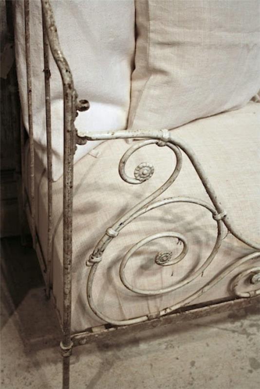 originali idėja-geležinei lovai