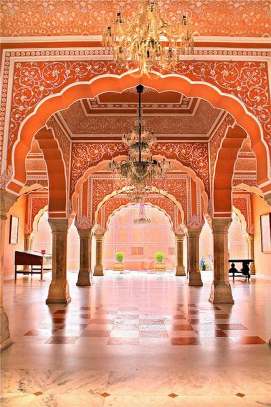 Indijos rūmai-atmosfera-architektūra-monumentalus
