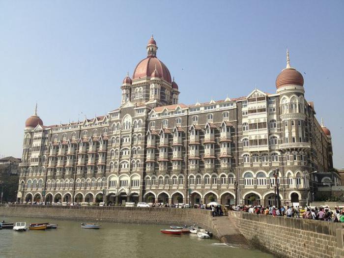 Indijos rūmai-fenomenali architektūra-Indijoje-Tadž Mahalo viešbutis