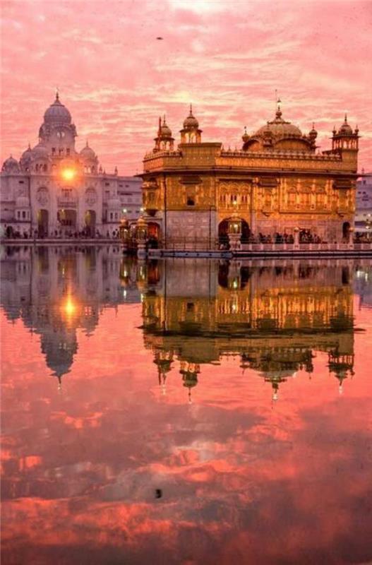 Indijos rūmai-auksinė-šventykla-amritsare