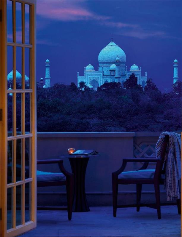 Indijos rūmai-romantiškas vaizdas-Tadž Mahalas-naktį