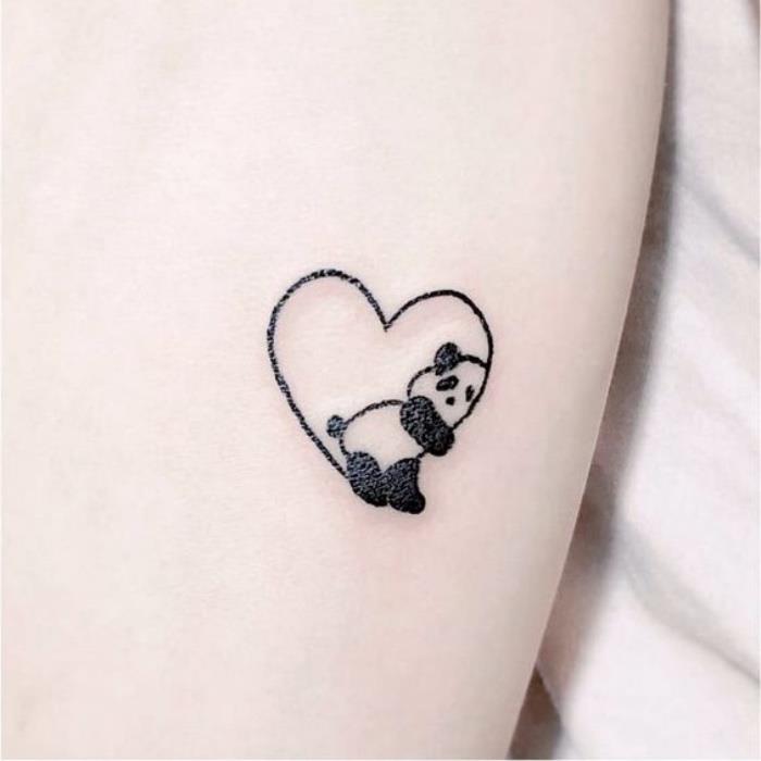 panda širdies viduje maža tatuiruotė, mažos tatuiruotės tumblr, priešais baltą foną
