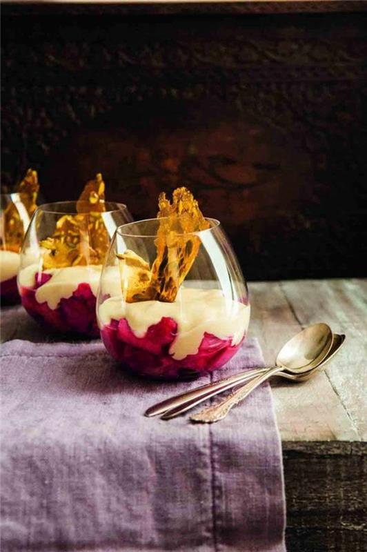 Kolay panna-cotta-kırmızı-dut-jöle-tatlı-verrine ile