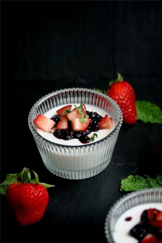 böğürtlenli kolay panna-cotta-ne-tatlı