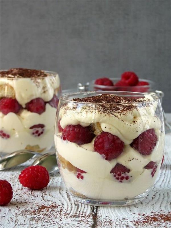panna-cotta-taze-ahududulu-kolay-tatlı