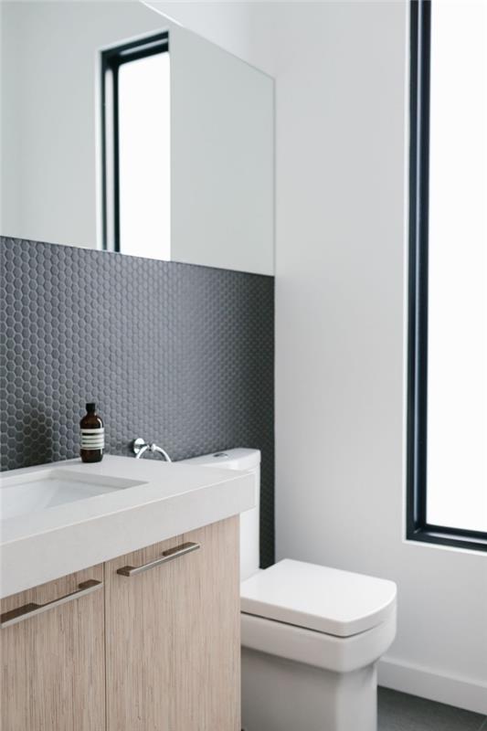 beyaz banyoya zarafet katan mat siyah kaplamalı altıgen mozaik taklit yapışkan sıçrama