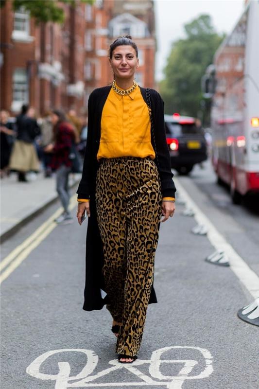 skystos leopardo kelnių marškiniai geltonos spalvos Čederio spalvos tendencijos mados 2021 m. juodas ilgas megztinis