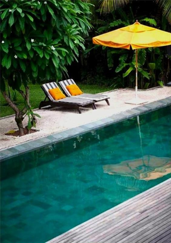 oranžinis-skėtis-stačiakampis-skėtis-su baseinu-namas-su baseinu-gražus sodas