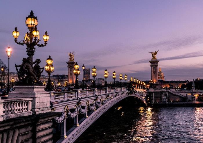 Zimska pokrajina v Parizu, fotografija mestne krajine, kako okrasiti namizje, reko in most v Parizu