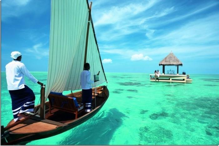 go-to-the-maldives-maldive-travel-stay-maldive-image-sea-and-bar