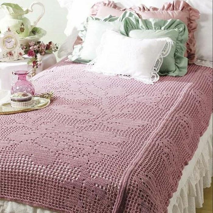 posteljna garnitura-160x200-romantično-ročno-pletena-posteljna-garnitura-v-roza-barvi