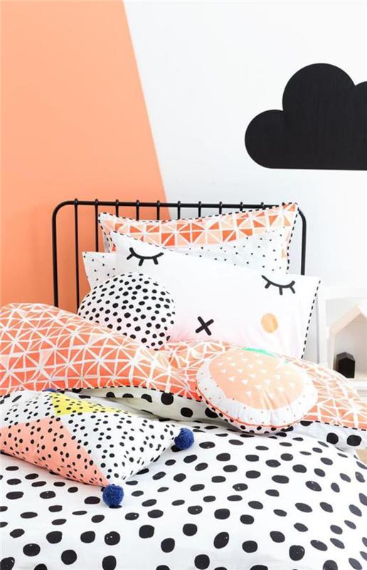 zanimivi kompleti posteljnine v beli in oranžni barvi