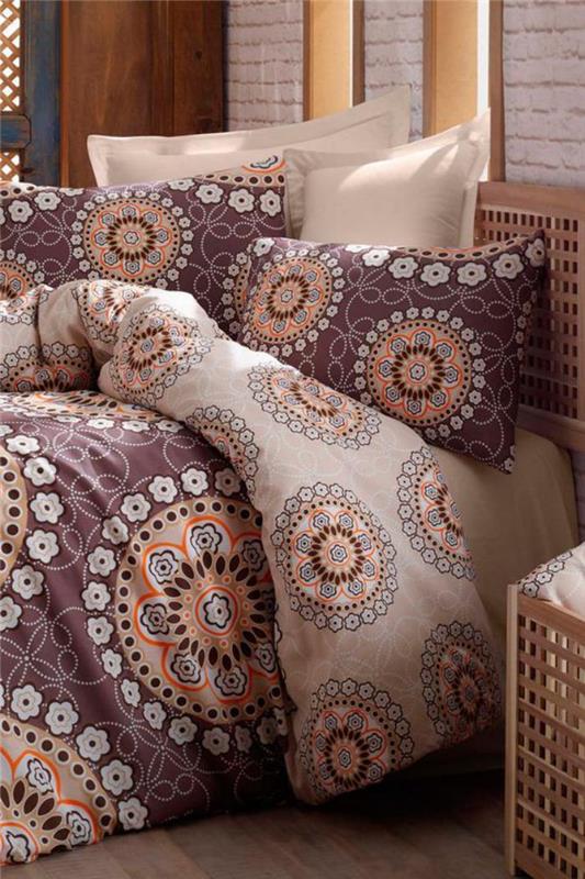 posteljni kompleti z natisnjenimi boho-mandalami