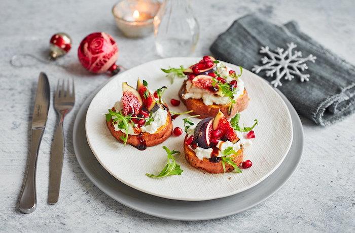 Ricotta, incir ve nar ile tatlı patateste Noel ısırığı fikri, basit ve etkileyici Noel aperatif tarifi