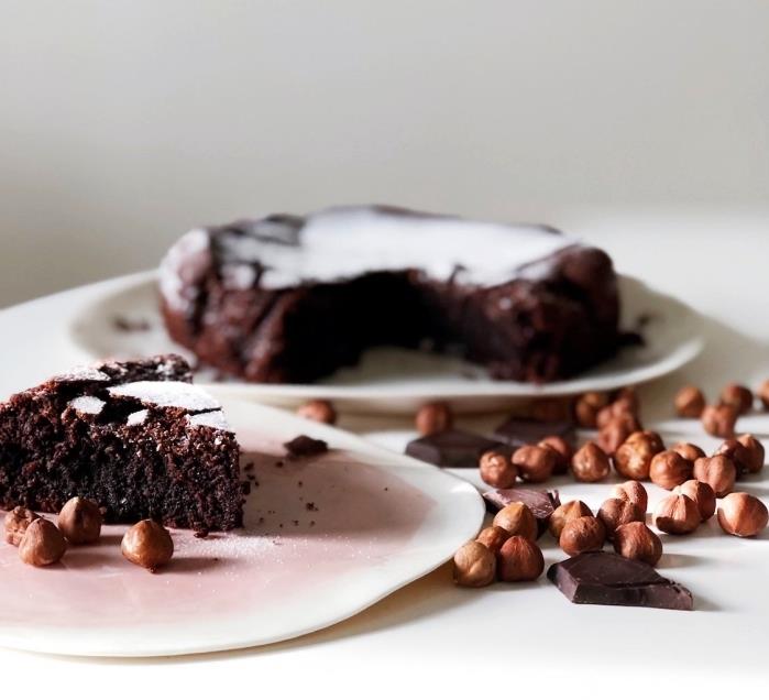 Recept za zdravo čokoladno lešnikovo torto brez pšenične moke, čokoladne torte in lešnikov brez glutena